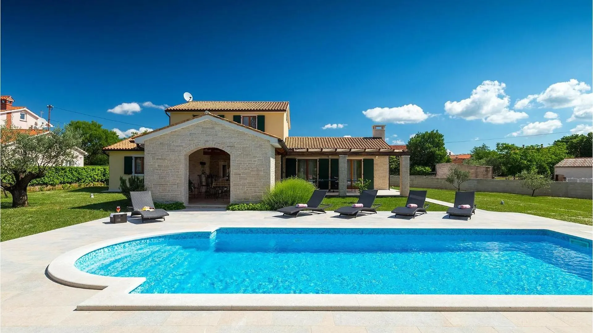 Holiday home Villa Anita Hrboki