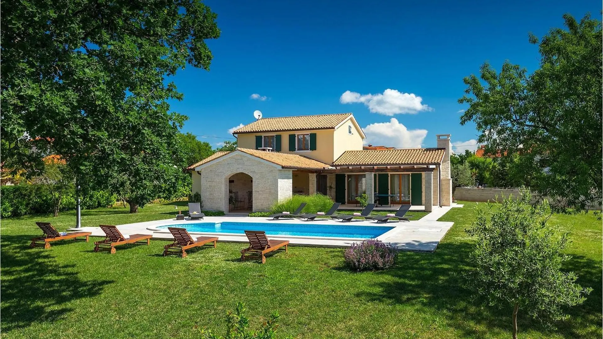 Holiday home Villa Anita Hrboki